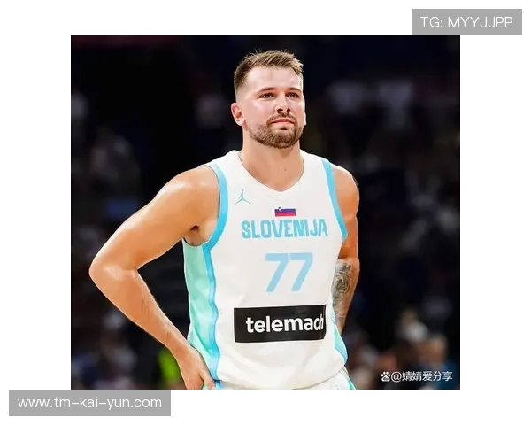 东契奇高难度抛投得手，全场惊呼连连